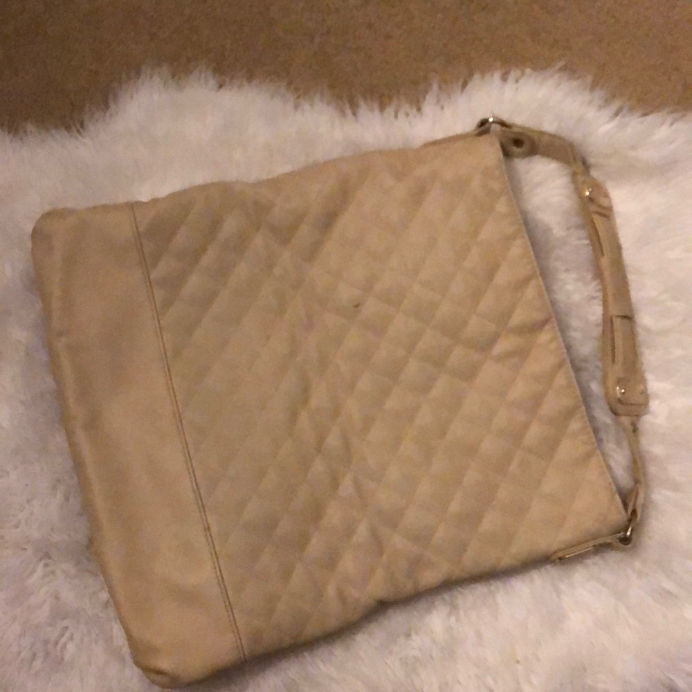 Nude quilted bag